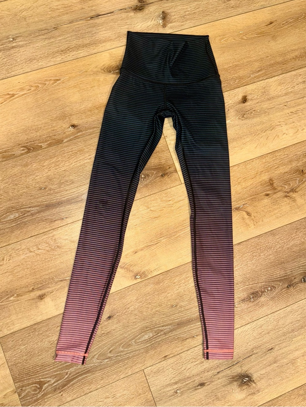 Lululemon wunder under pant hi rise, Sz 4